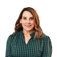 Julia-Prybys-Headshot